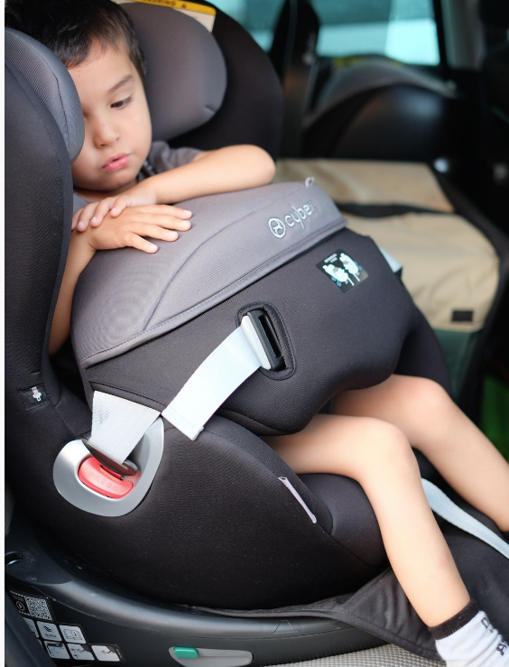 Car seat rental in Paris